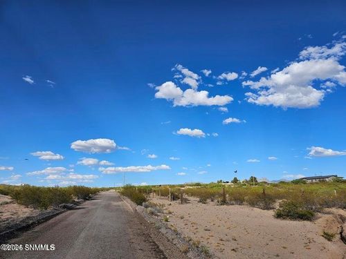 27 Tucson Ave, Las Cruces, NM, 88012 | Card Image
