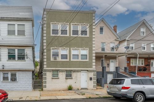 225 John St, Elizabeth, NJ, 07202-3943 | Card Image