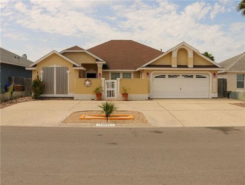 15037 Tesoro Dr, Corpus Christi, TX, 78418-6943 | Card Image