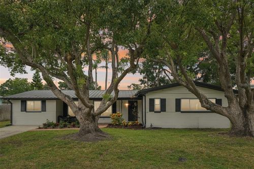 311 Shore Dr E, OLDSMAR, FL, 34677-3915 | Card Image