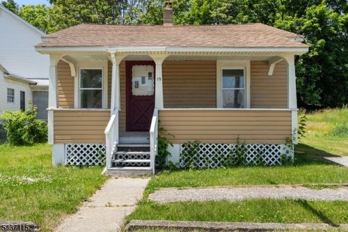 19 John Wilton St, Franklin, NJ, 07416-1558 | Card Image