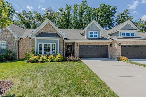 1074 Stowe St, Burlington, NC, 27215-5479 | Card Image