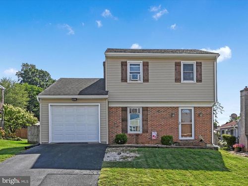 221 Marion Ter, EPHRATA, PA, 17522-2178 | Card Image
