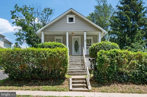 55 S Clinton Ave, MAPLE SHADE, NJ, 08052-3204 | Card Image