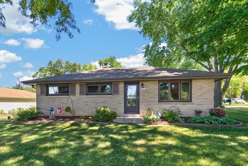 10380 S Chicago Road, Oak Creek, WI, 53154 | Card Image