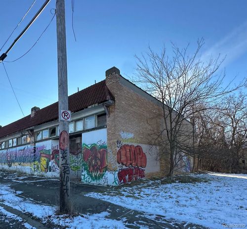 1550 Davison Rd, Flint, MI, 48506-3547 | Card Image