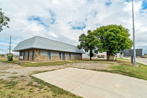 1236 E Main St, Cushing, OK, 74023 | Card Image