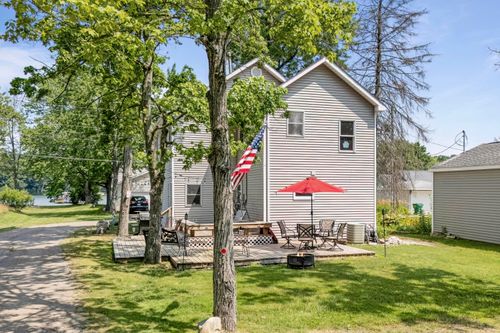 62560 Gilmore Ave, Dowagiac, MI, 49047-8785 | Card Image