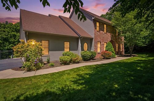 2 Highview Cir, Wilbraham, MA, 01095-2309 | Card Image