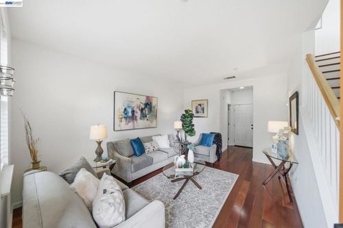 1012 Martin Luther King Dr, Hayward, CA, 94541-4307 | Card Image