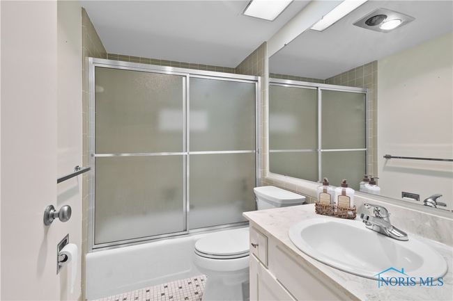 APT-4 - 5431 Cresthaven Ln, Condo with 2 bedrooms, 2 bathrooms and 2 parking in Toledo OH | Image 20