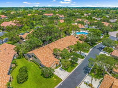 2201 Heather Run Terrace, Townhouse with 3 bedrooms, 2 bathrooms and null parking in Palm Beach Gardens FL | Image 3