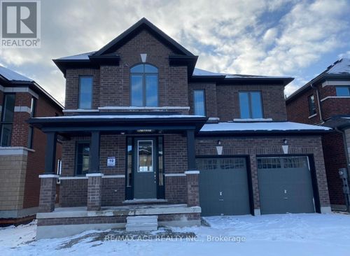 11 Corley Street, Kawartha Lakes (Lindsay), ON, K9V6C2 | Card Image