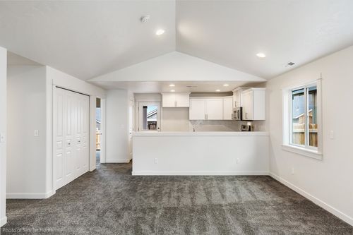 418 N Viewmont Ct, Greenacres, WA, 99016-5526 | Card Image