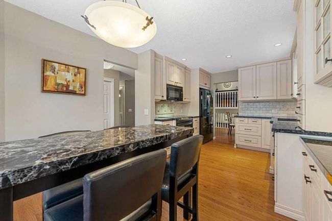 49 Douglasbank Gardens Se, Home with 3 bedrooms, 3 bathrooms and 4 parking in Calgary AB | Image 14