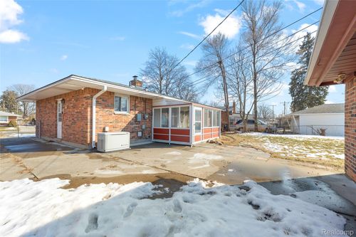 7043 Wildwood St, Westland, MI, 48185-7005 | Card Image