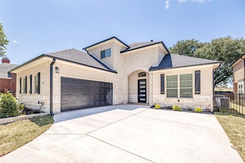 2902 Bluffview Dr, Garland, TX, 75043-1450 | Card Image