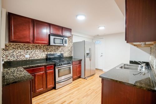 g-3057 Grace St, Chicago, IL, 60618-4539 | Card Image