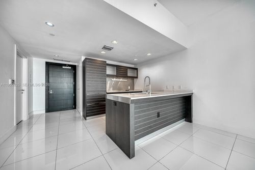 apt-4411-200 Biscayne Boulevard Way, Miami, FL, 33131-2164 | Card Image