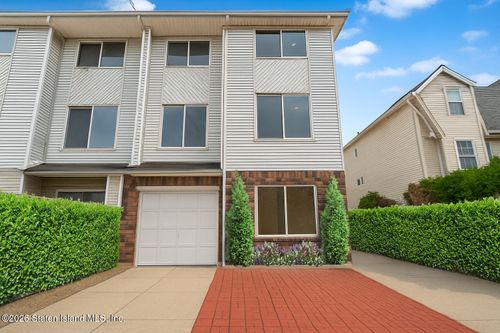 494 Winant Ave, Staten Island, NY, 10309-4285 | Card Image