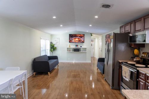 2000 Grovewood Dr, CAPITOL HEIGHTS, MD, 20743-5042 | Card Image