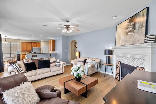 2585 Shoreview Dr, Grand Prairie, TX, 75054-6854 | Card Image