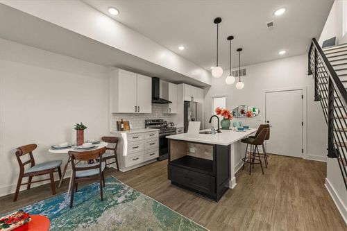 1225 E 29th St, Kansas City, MO, 64109 | Card Image