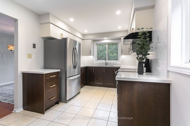7221 Promenade Danton, House other with 5 bedrooms, 4 bathrooms and 4 parking in Mississauga ON | Image 9