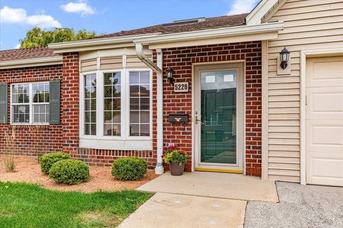 5226 S Hidden Drive, Greenfield, WI, 53221 | Card Image