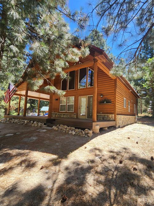705 E Riverview Cir, Pine, ID, 83647-5365 | Card Image