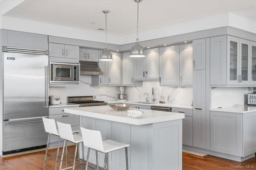 ph5e-36fl-5 Renaissance Sq, White Plains, NY, 10601-3052 | Card Image