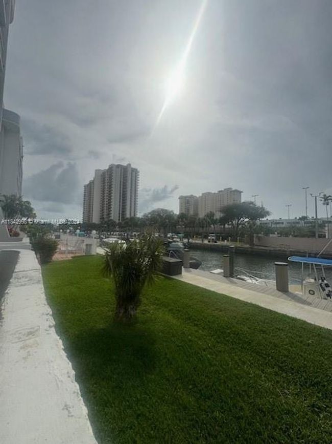 APT-109 - 1650 Ne 115 Th St, Condo with 1 bedrooms, 2 bathrooms and null parking in Miami FL | Image 14