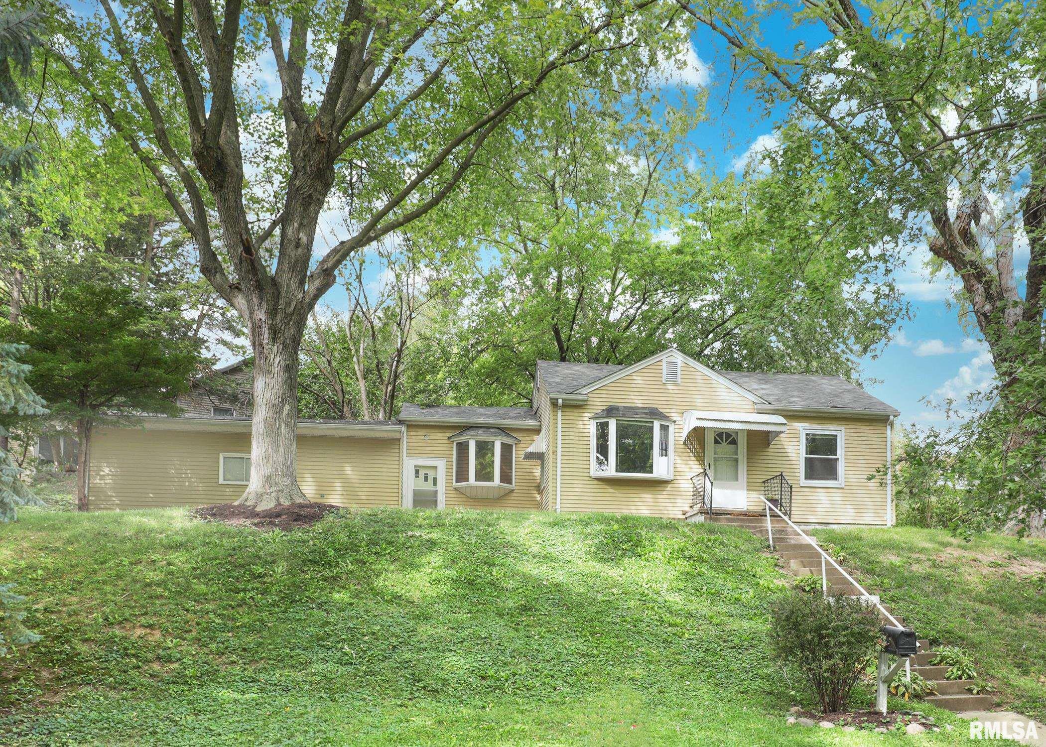 25th St, Bettendorf, IA 52722