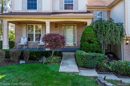 43103 Pond Bluff Dr, Belleville, MI, 48111-7312 | Card Image