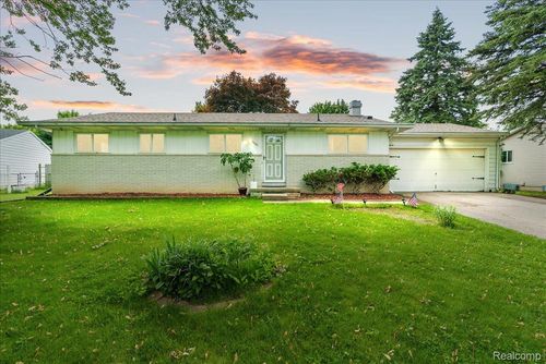 6422 Lerner Way, Lansing, MI, 48911-6007 | Card Image