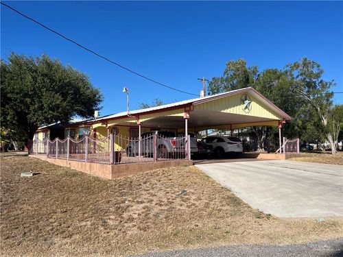 27 Las Palmas Rd, Zapata, TX, 78076 | Card Image