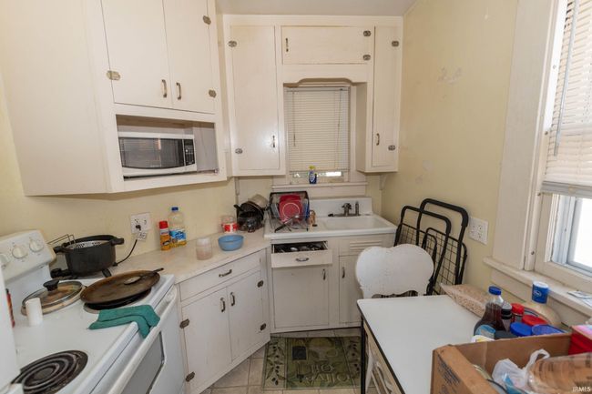 301 W Jackson Blvd, Home with 6 bedrooms, 3 bathrooms and null parking in Elkhart IN | Image 8