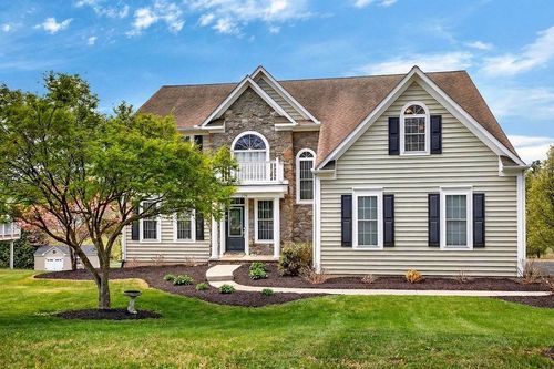 208 Claybrook Dr, WAYNESBORO, VA, 22980-6494 | Card Image