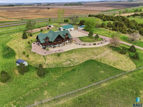 47065 308th St, Beresford, SD, 57004-6911 | Card Image