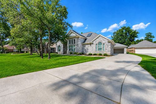 757 Forest Lane Dr, Conroe, TX, 77302-1214 | Card Image