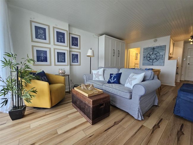 APT-804 - 415 E Beach Dr, Condo with 0 bedrooms, 1 bathrooms and null parking in Galveston TX | Image 10