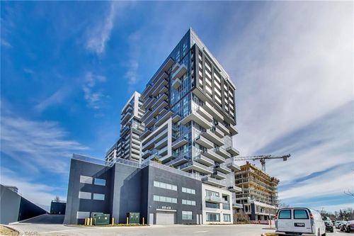 905-2081 Fairview St, Burlington, ON, L7R0E4 | Card Image