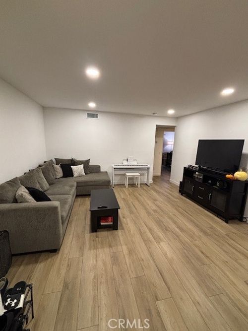 i-8939 Mango Ave, Fontana, CA, 92335-4854 | Card Image
