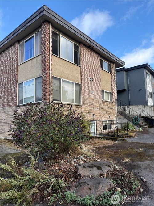 4501 Fremont Ave N, Seattle, WA, 98103-6557 | Card Image