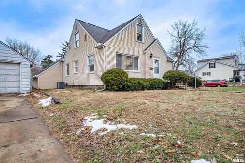 1227 State St, Pekin, IL, 61554-3673 | Card Image