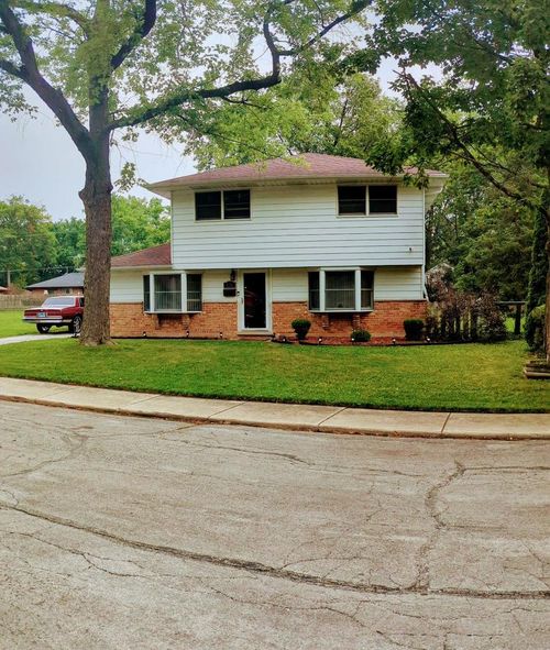 136 Iroquois St, Park Forest, IL, 60466-2391 | Card Image