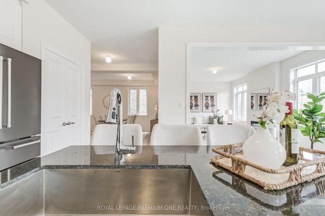 799 Apple Terr, House other with 5 bedrooms, 4 bathrooms and 2 parking in Milton ON | Image 16