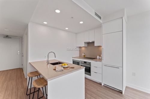 3003-13675 107a Ave, Surrey, BC, V3T0X2 | Card Image