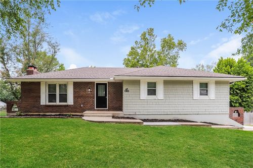 63 Maple Dr, Platte City, MO, 64079-9640 | Card Image