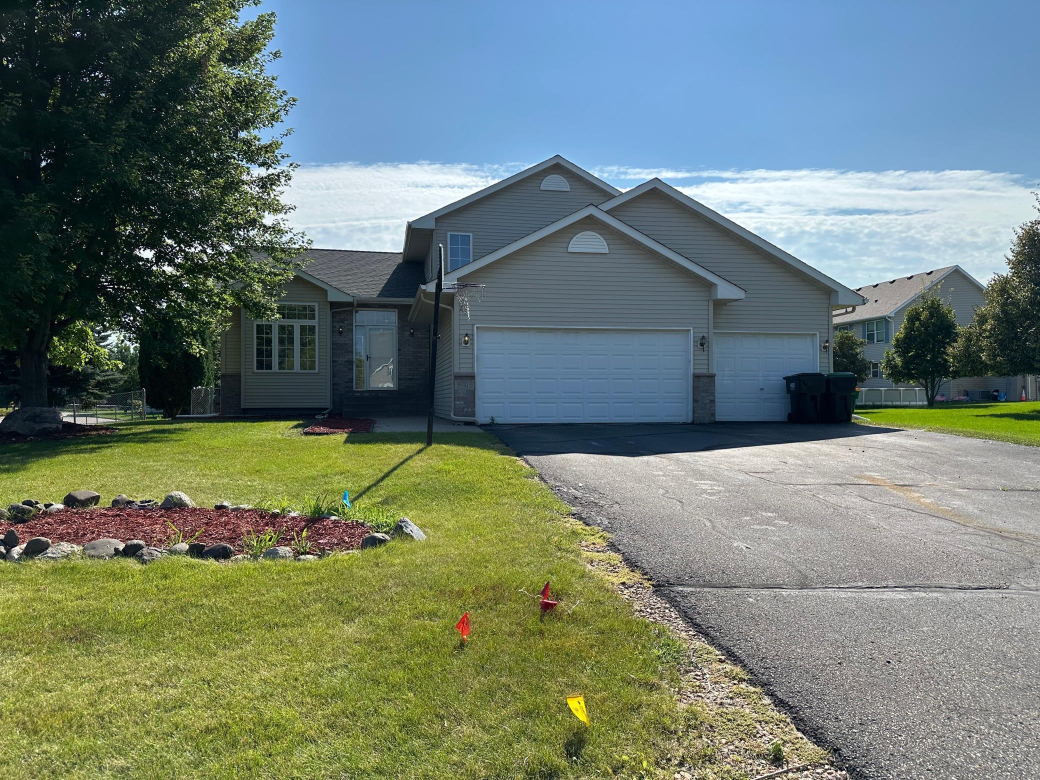 Greenspruce Ave, Minneapolis, MN 55443
